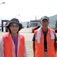 宮内さんと「あやか園」の一人、かよこさん