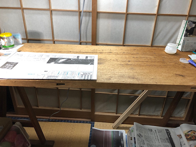 新聞ばっぐ作業台